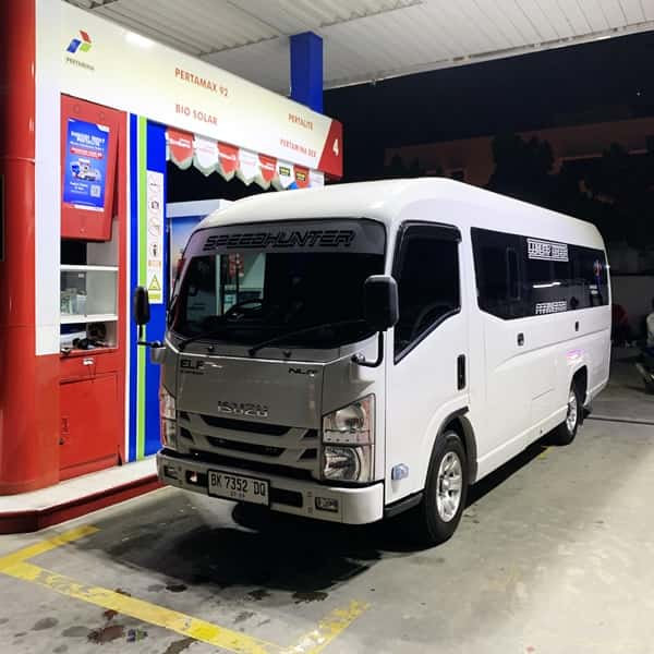 rental mobil isuzu elf